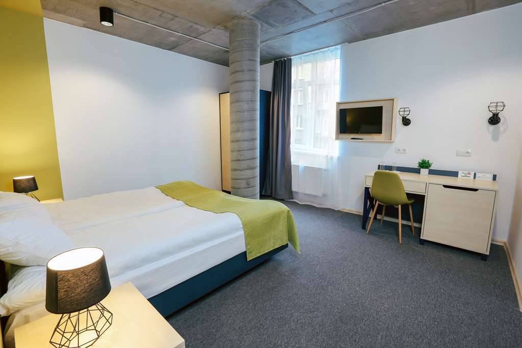 Jam Hotel Hnatyuka Lviv Bilik gambar